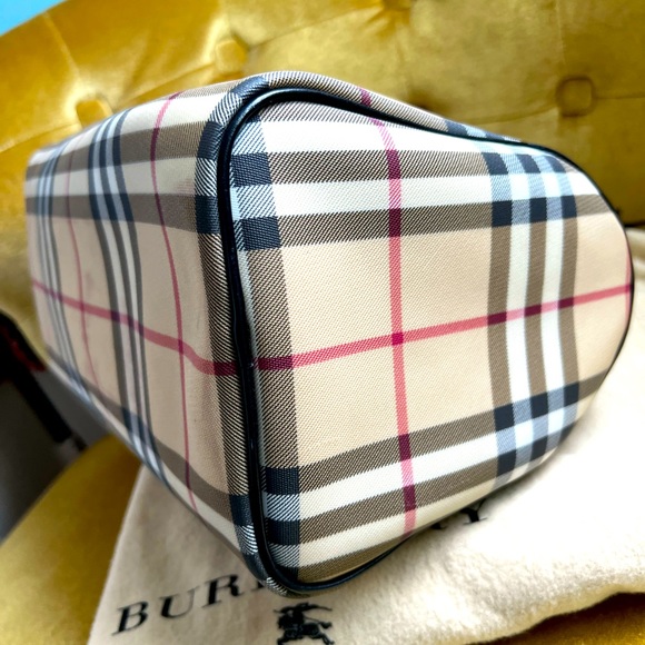 SOLD‼️BURBERRY BOSTON BAG - Picture 6 of 10